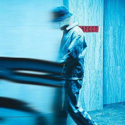 Manos walking past the car at night, MKHADDAR promo shoot.